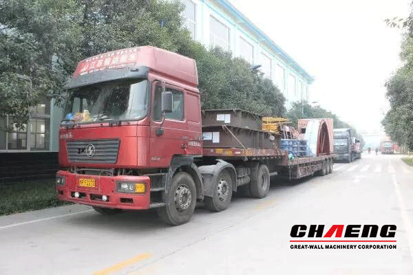 exports-Pakistan-equipment-delivery.gif